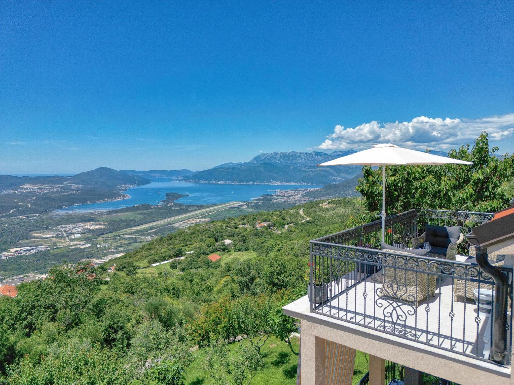 Apartment Paradise Kotor Buitenkant foto